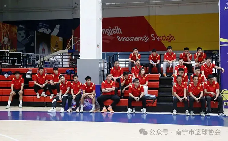 如何通过篮球表演赛制定有效的训练计划_0